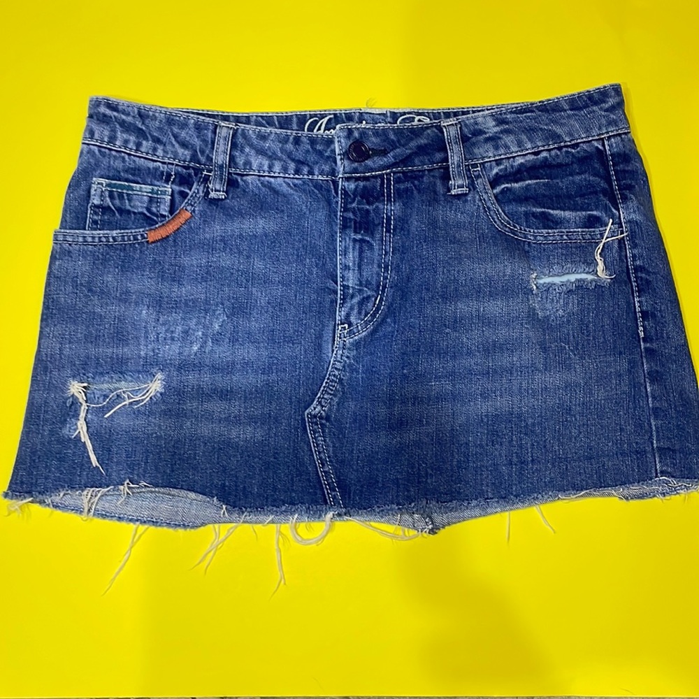 American eagle distressed jean skirt